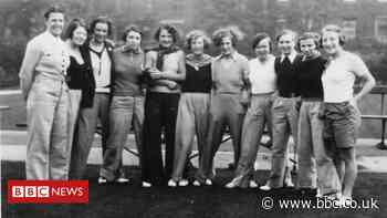 Lily Parr: Unseen photos show first women's football stars