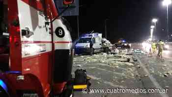 Impactante choque entre dos camiones en la Autopista Buenos Aires La Plata: así quedó uno de los vehículos involucrados - Cuatro Medios