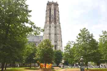 Stad zet Sint-Romboutstoren in augustus extra in de kijker
