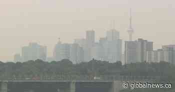 Smoke from Ontario forest fires triggers air quality warning in south of province - Global News