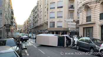 Un véhicule se renverse sur le flanc après une collision à Nice - Nice-Matin