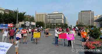 Albertans protest ending mandatory COVID-19 isolation, masking and testing changes