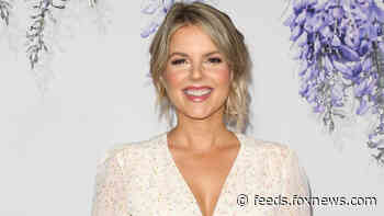 Former 'Bachelorette' star Ali Fedotowsky reveals she has shingles