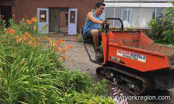 News Volunteer landscapers dig into garden makeover at Markham's Participation House hit hard by COVID-19 - yorkregion.com