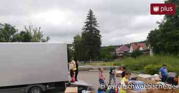 13 Lastwagen mit Hilfsgütern aus Sigmaringen kommen im Hochwasser-Gebiet an - Schwäbische