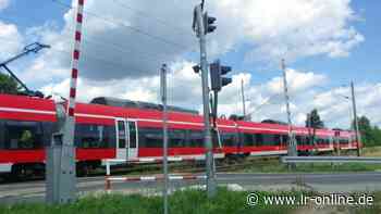 Lärmbelästigung in Guben: Lautes Zugsignal an defekten Schranken nervt Anwohner in Groß Breesen - Lausitzer Rundschau