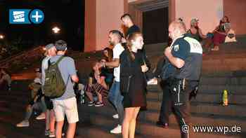 Siegen: Polizei und Ordnungsamt räumen den Rathausplatz - Westfalenpost