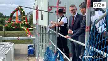 „RoweMed“ in Parchim: Medizintechnik-Hersteller feiert Richtfest für neue Fertigungshalle | svz.de - svz – Schweriner Volkszeitung