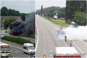 Auto brandt uit op E313 in Wommelgem