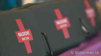 Alberta doctor urges community members to carry naloxone kits