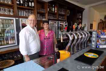 Eeuwenoud café De Valk heropent: “Hopelijk zijn we nu definitief vertrokken” - Gazet van Antwerpen