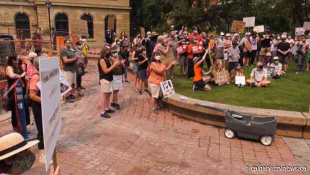 Pandemic protests continue as Calgarians call for province to rethink response