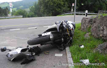 Steinen SZ: Motorradfahrer bei Unfall erheblich verletzt - Polizei-Schweiz.ch