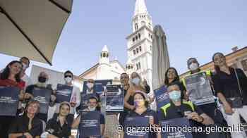 Modena. L’estate più gustosa con Lambruscolonga tra calici e solidarietà - La Gazzetta di Modena