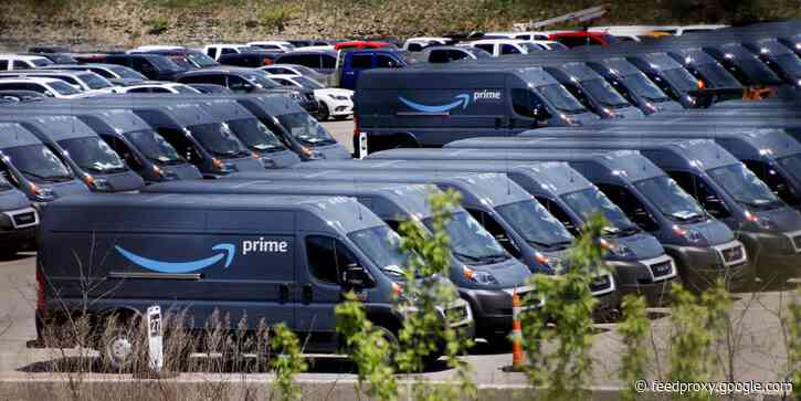 Amazon delivery companies are telling their drivers to ignore jammed doors, damaged seatbelts, and broken mirrors, CNBC reports