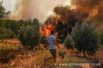 Turkey evacuates panicked tourists by boat from wildfires - St Helens Star