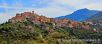 Perinaldo: erba e roveti sulla strada per arrivare in località Curli, la protesta di un residente - SanremoNews.it