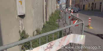 Rifiuti, erba incolta e urina: viaggio nel degrado di via Giordano - Cremonaoggi - Cremonaoggi