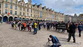 Arras: près de 200 personnes réunies contre l'extension du pass sanitaire - L'Avenir de l'Artois