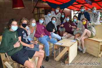 Scouts laten zich niet afschrikken door spat regen tijdens The Long Man Zomerbar