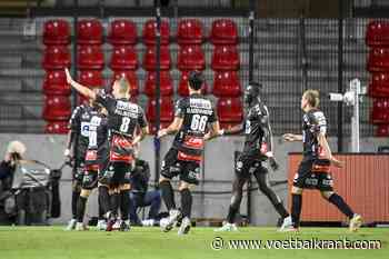 KV Kortrijk zorgt voor een stunt op de Bosuil en komt zo alleen aan de leiding in de Jupiler Pro League, Antwerp moederziel alleen op de laatste plaats