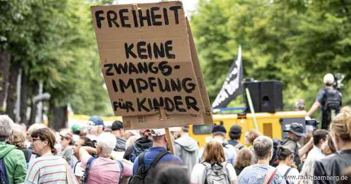 Trotz Verbot: Tausende «Querdenker» protestieren in Berlin