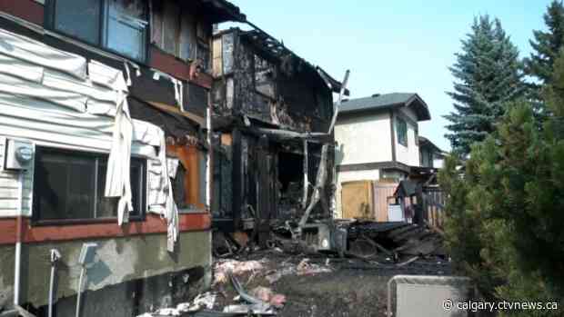 2 homes destroyed by fire in southwest Calgary