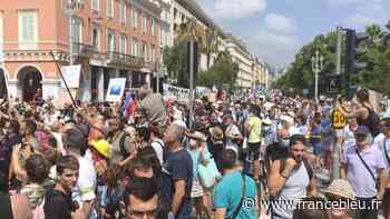 Très grosse manifestation contre le pass sanitaire à Nice - France Bleu