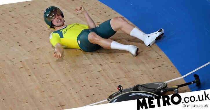 Ouch! Australian track cyclist crashes after handlebars give way during Olympic team pursuit
