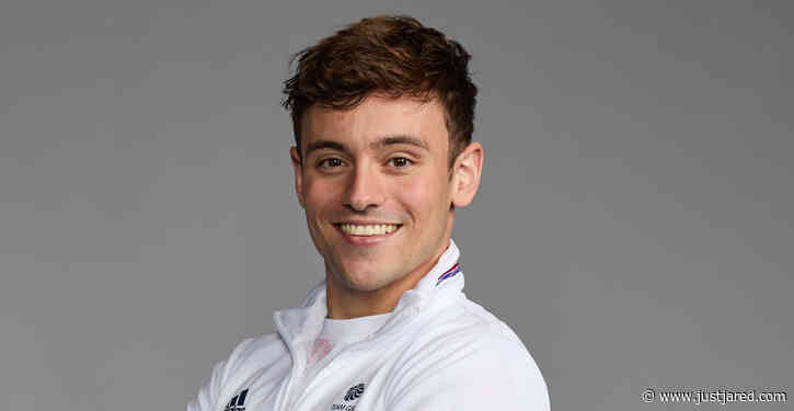 Tom Daley Reveals What He Was Knitting at the Olympics in Those Viral Photos!