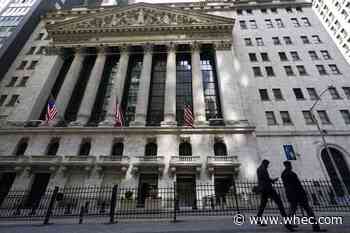 Stocks start August higher after posting 6th monthly gain