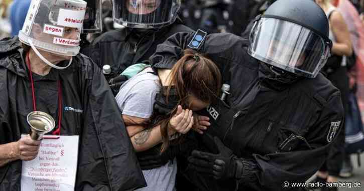 Berliner Polizei: Gut 500 Ermittlungsverfahren nach Demos