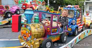 Ersatzkirmes in Morbach auf Busbahnhof und Parkplatz am Gerberweg - Trierischer Volksfreund