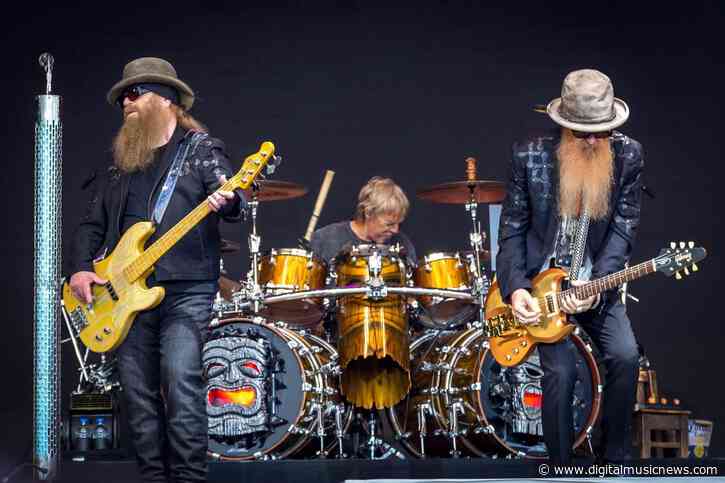 ZZ Top Plays First Concert After Bassist Dusty Hill Dies