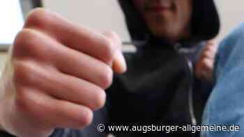 Mann belästigt Kinder und schlägt 65-Jährigen krankenhausreif