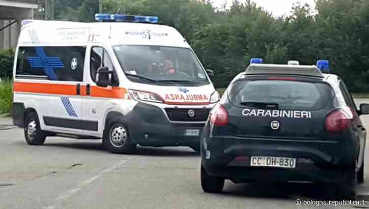 Modena, lavoratrice muore incastrata in macchinario - La Repubblica