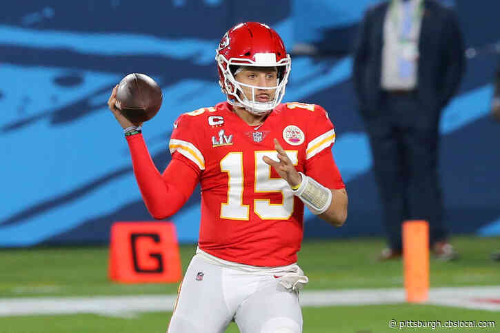 Fantasy Football 2021 QB Rankings: Mahomes Still Tops The List, But Allen Close Behind