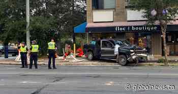 ASIRT to investigate Edmonton police chase that ended with crash on Jasper Avenue - Global News