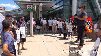'Shut it down': Border guards' rhetoric soars at Pearson airport demonstration