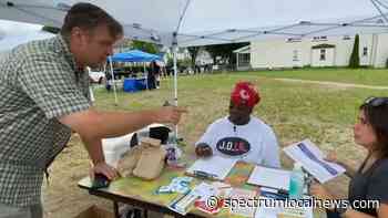 Rochester neighbors learn social work skills to help others in the community - Spectrum News