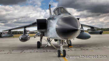 Jim Cramer: What Parker-Hannifin Deal Says About Aerospace Rebound - TheStreet