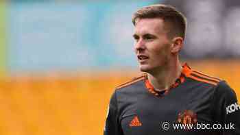Dean Henderson: Covid-19 forces Manchester United goalkeeper out of training camp