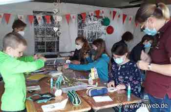 Wie in Hardheim kleine Kunstwerke aus Blumen und Wildkräutern entstehen - Hardheim - Nachrichten und Informationen - Fränkische Nachrichten