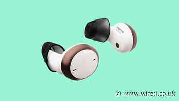 Signia Active are hearing aids wanting be earphones