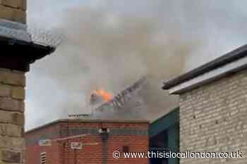 Fire breaks out at Battersea Rise pub