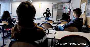 Buenos Aires: docentes vacunados deberán volver a las aulas - La Voz del Interior