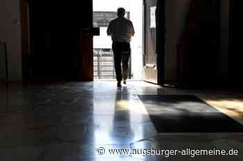 Viele Gläubige in Augsburg kehren ihrer Kirche den Rücken und treten aus