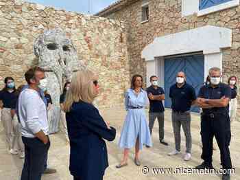 L'escapade culturelle d'Emmanuel et Brigitte Macron à Porquerolles