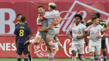 Toronto FC extends unbeaten streak to five games, tie Nashville - TSN