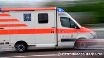 Drei Menschen und ein Hund bei Unfall auf A1 verletzt - Süddeutsche Zeitung